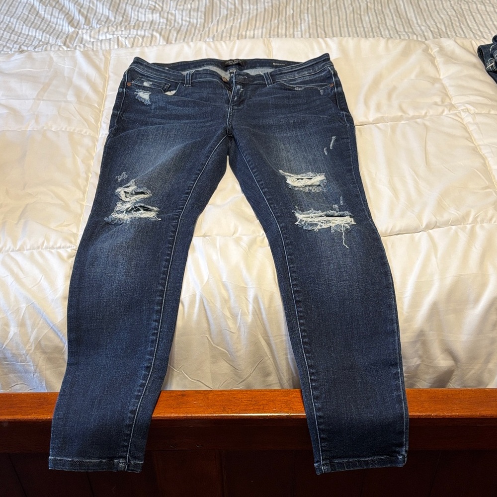 Judy Blue Dark Wash Distressed Skinny Jeans